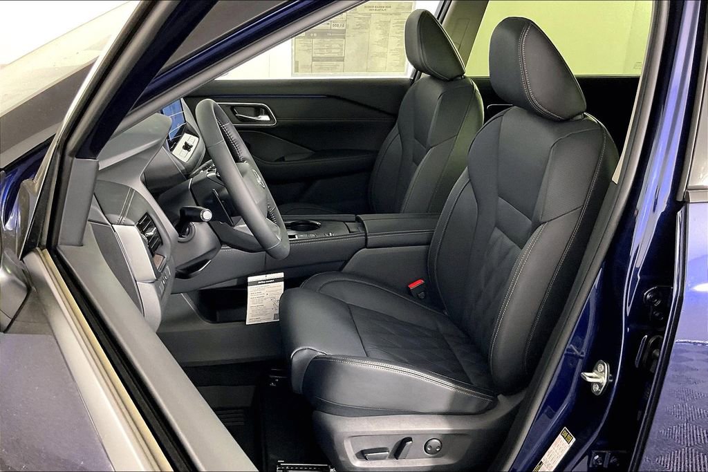 New 2025 Nissan Rogue Platinum image 14