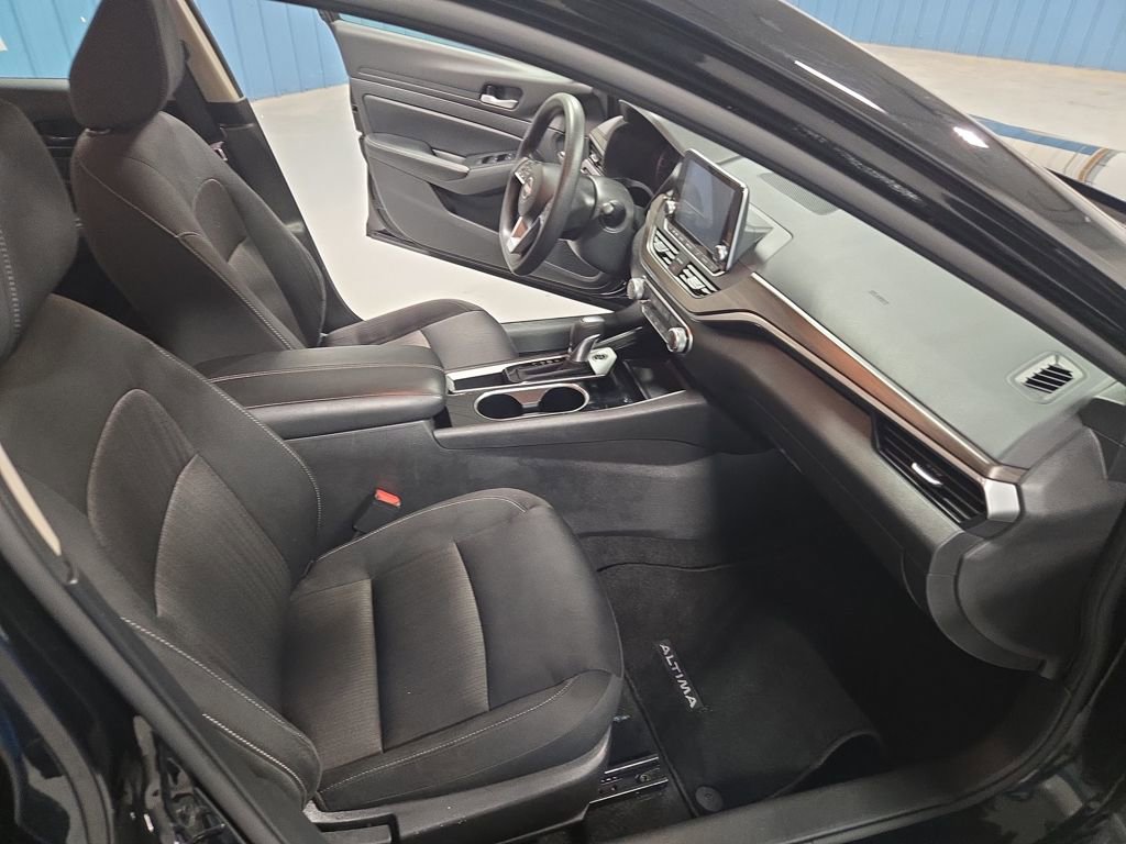 Used 2024 Nissan Altima 2.5 SV image 30
