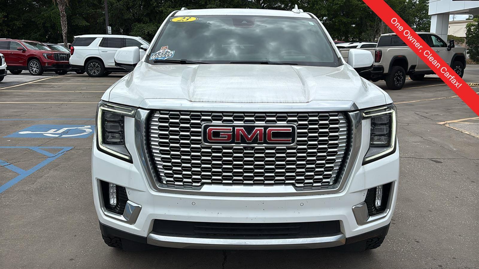 Used 2023 GMC Yukon XL Denali RWD image 2