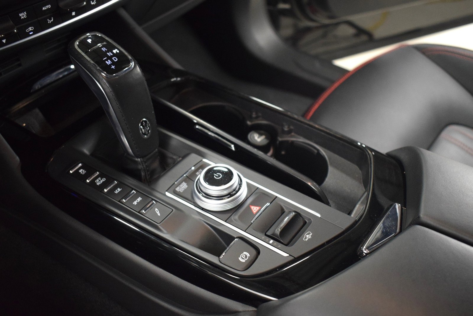 Certified 2022 Maserati Levante Modena image 32