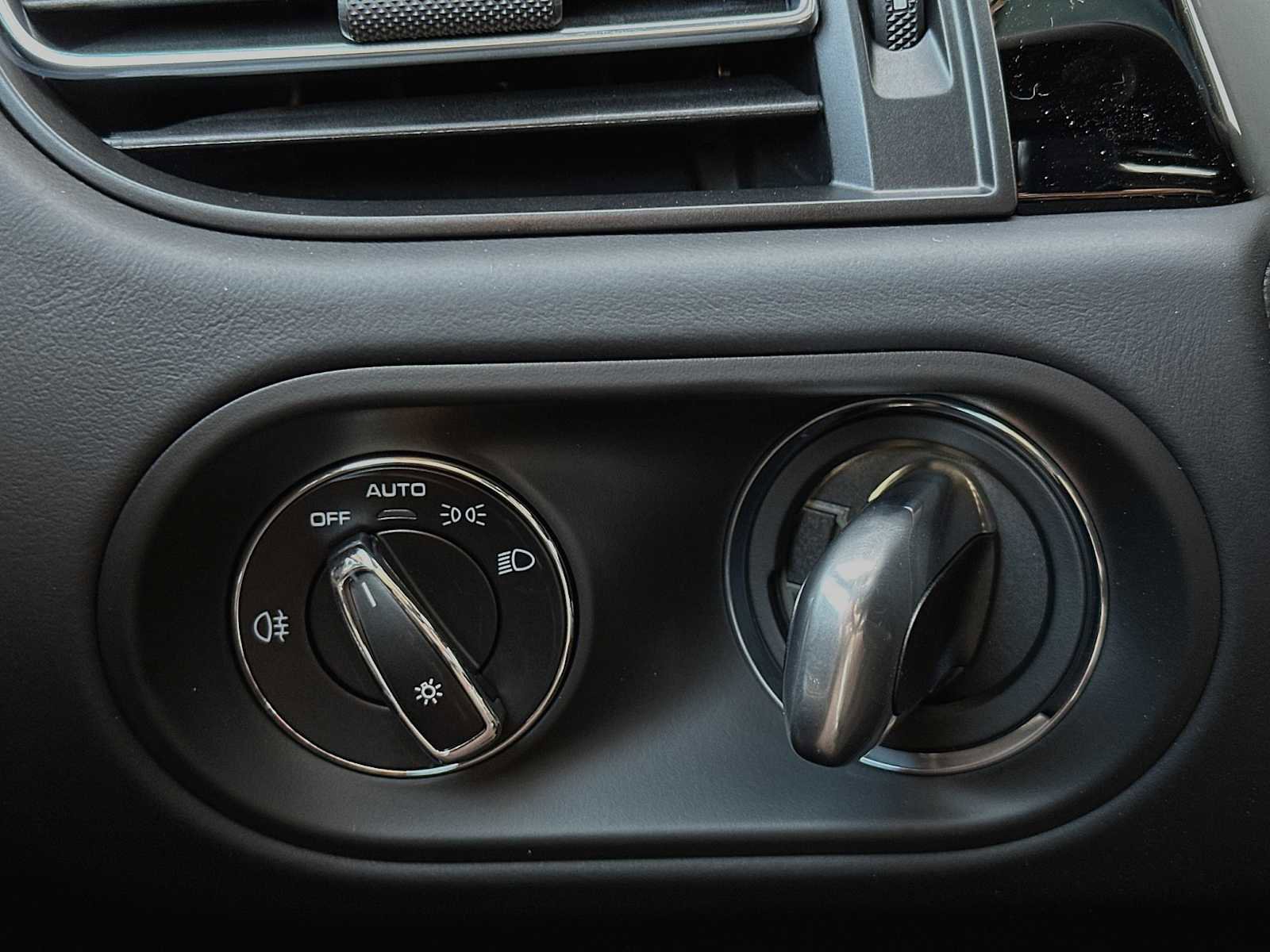 Used 2024 Porsche Macan S image 24