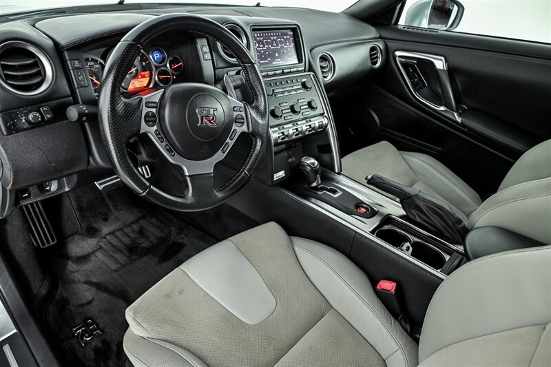 Used 2009 Nissan GT-R Premium AWD/4WD image 15