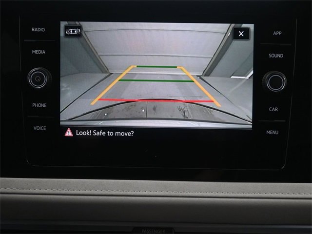 Used 2025 Volkswagen Taos SE w/ Panoramic Sunroof Package image 6