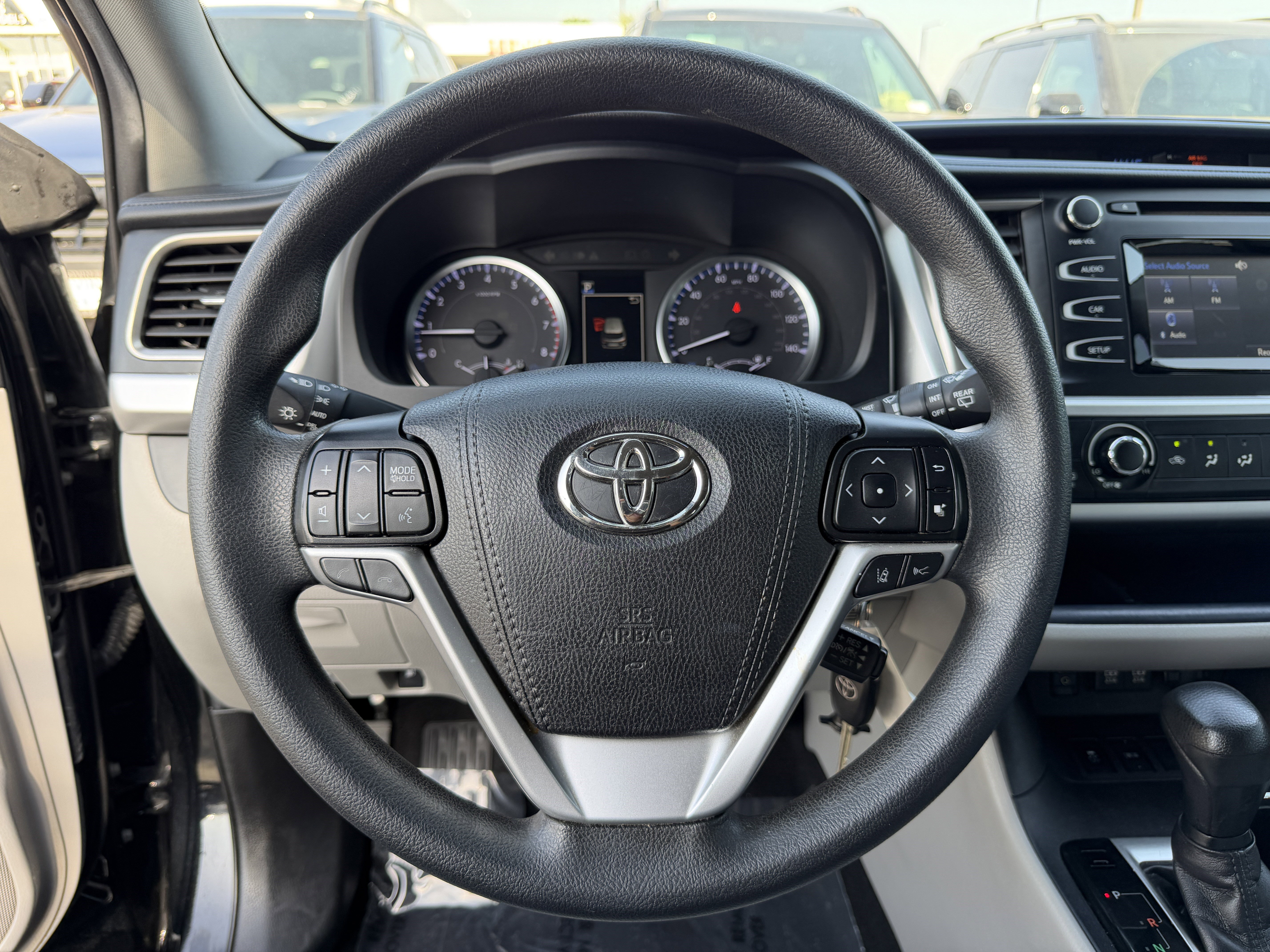 Used 2019 Toyota Highlander LE FWD image 17