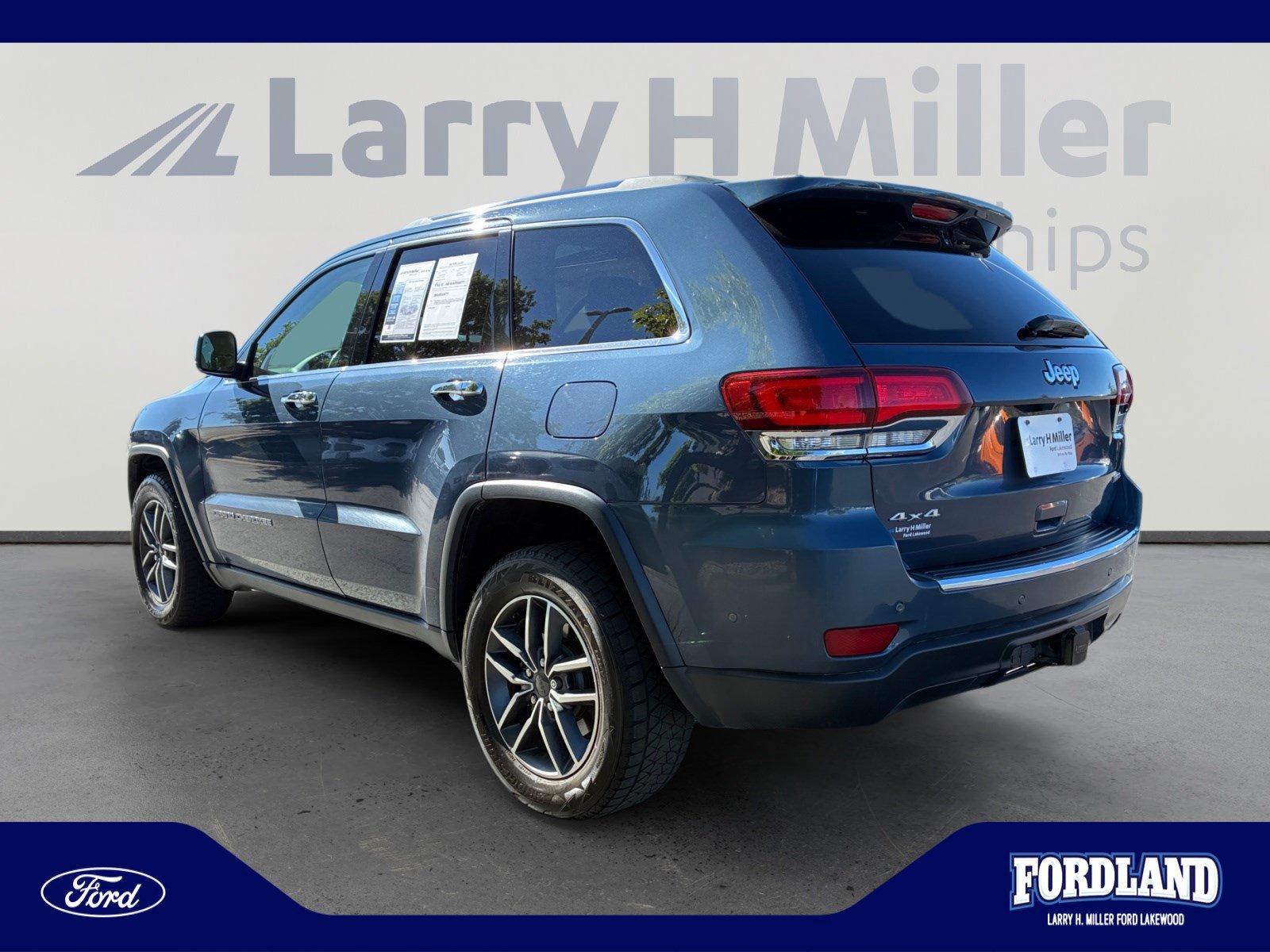 Used 2021 Jeep Grand Cherokee Limited w/ Luxury Group II AWD/4WD image 3