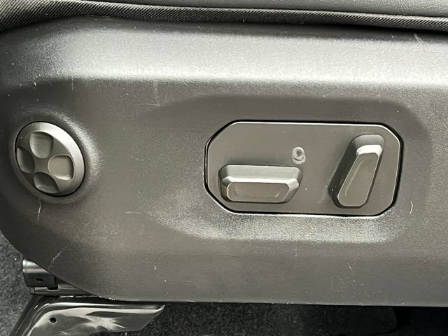 Used 2025 Jeep Wrangler Unlimited Rubicon AWD/4WD image 11