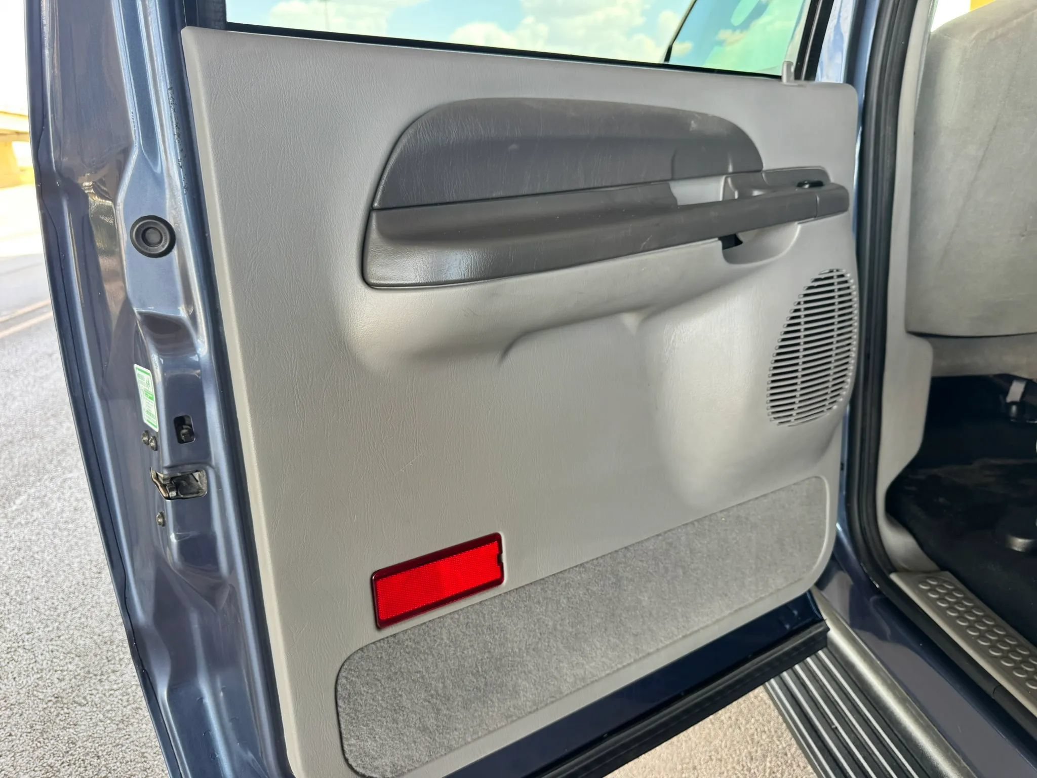 Used 2003 Ford Excursion XLT AWD/4WD image 17