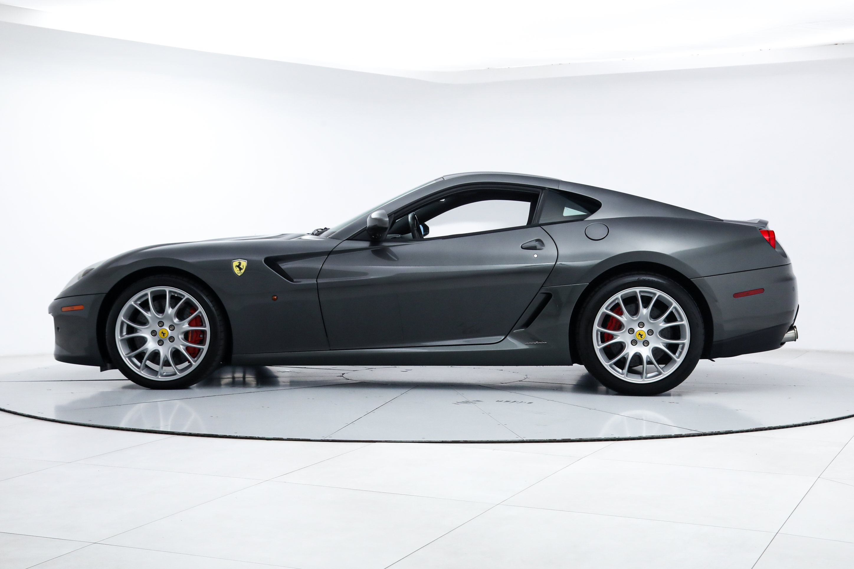Used 2009 Ferrari 599 GTB Fiorano RWD image 4