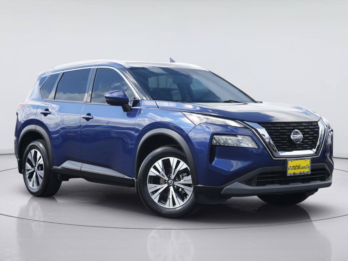 Used 2021 Nissan Rogue SV w/ Premium Package FWD image 2