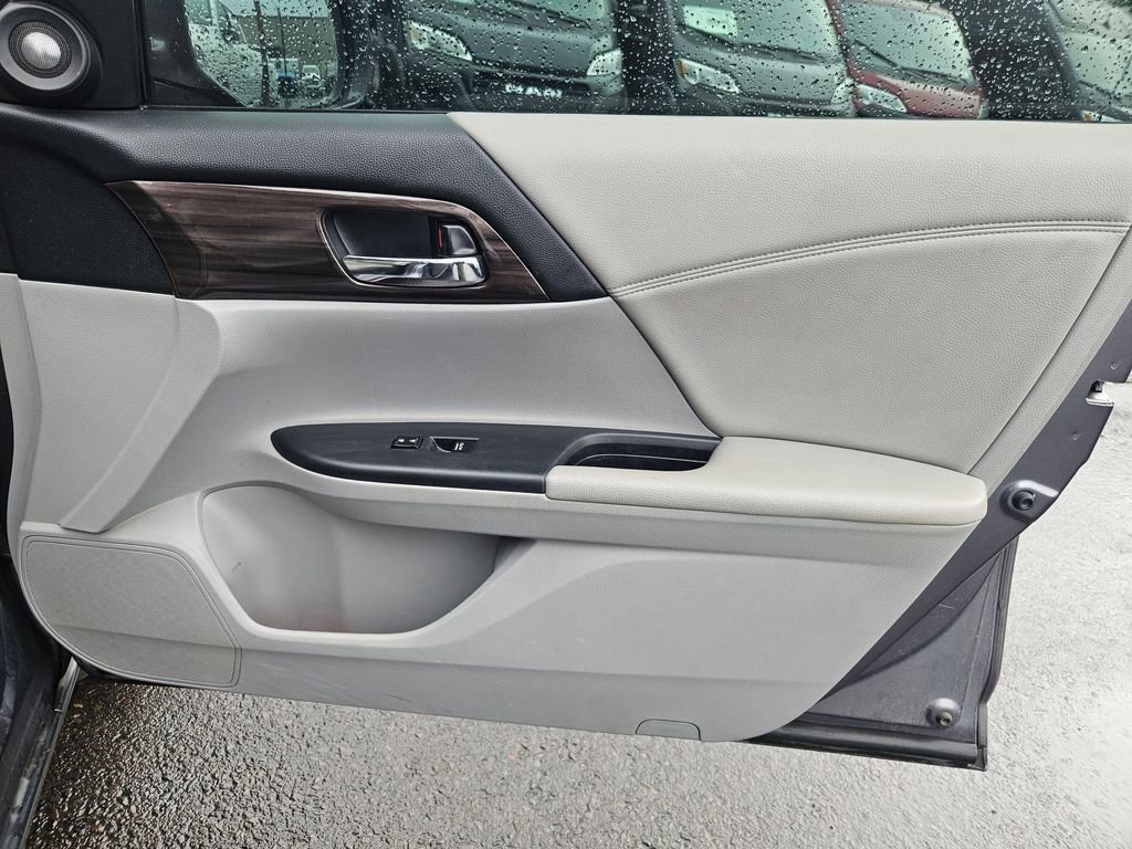 Used 2016 Honda Accord EX-L image 17
