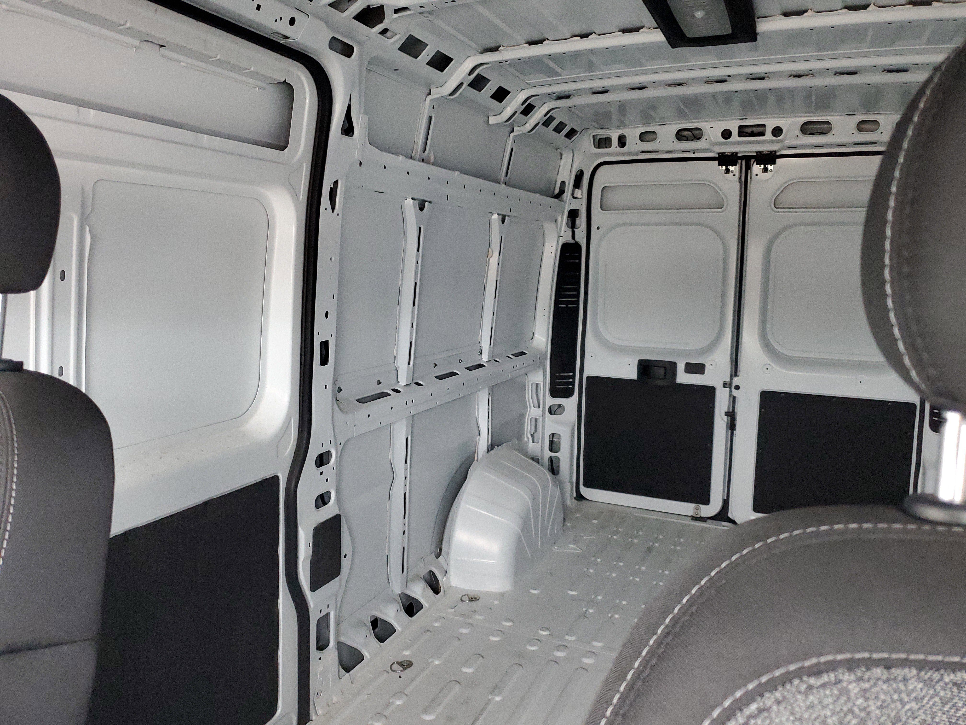 Used 2025 RAM ProMaster 2500 w/ Convenience Group image 20