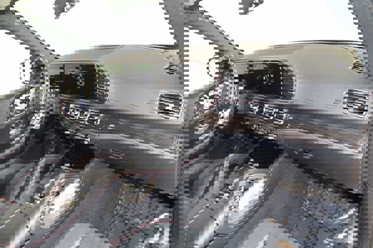 Used 2022 Mercedes-Benz GLE 53 AMG 4MATIC w/ 3rd Row Seat Package image 57