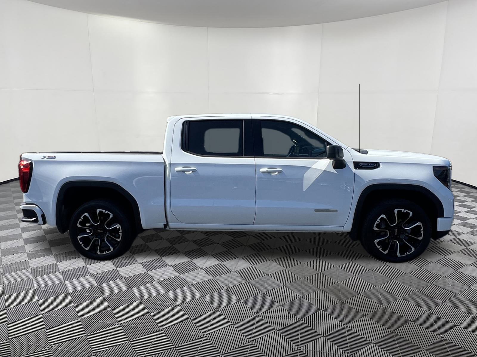 Used 2023 GMC Sierra 1500 Elevation image 7