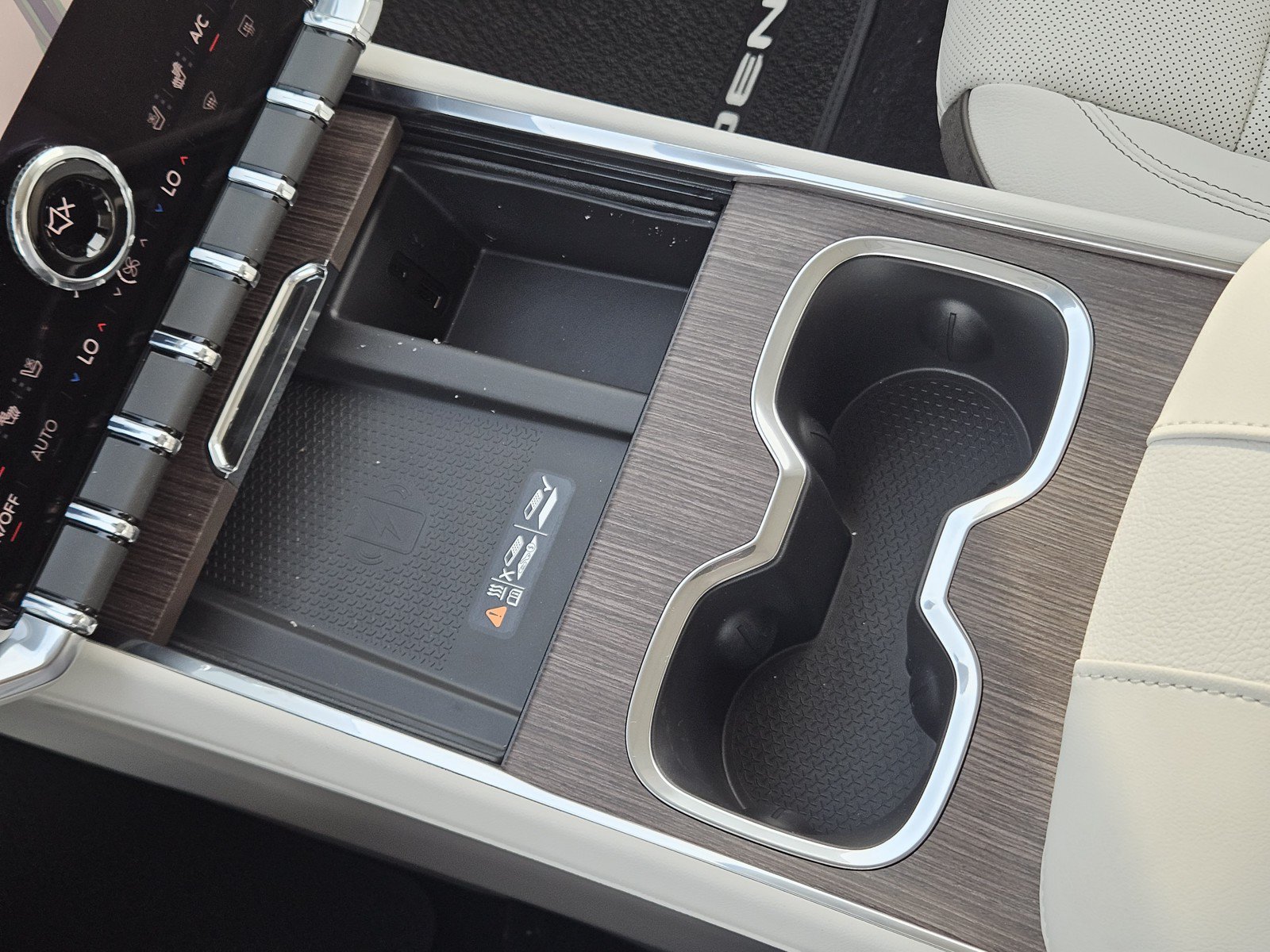 New 2027 GMC Acadia Denali FWD image 15