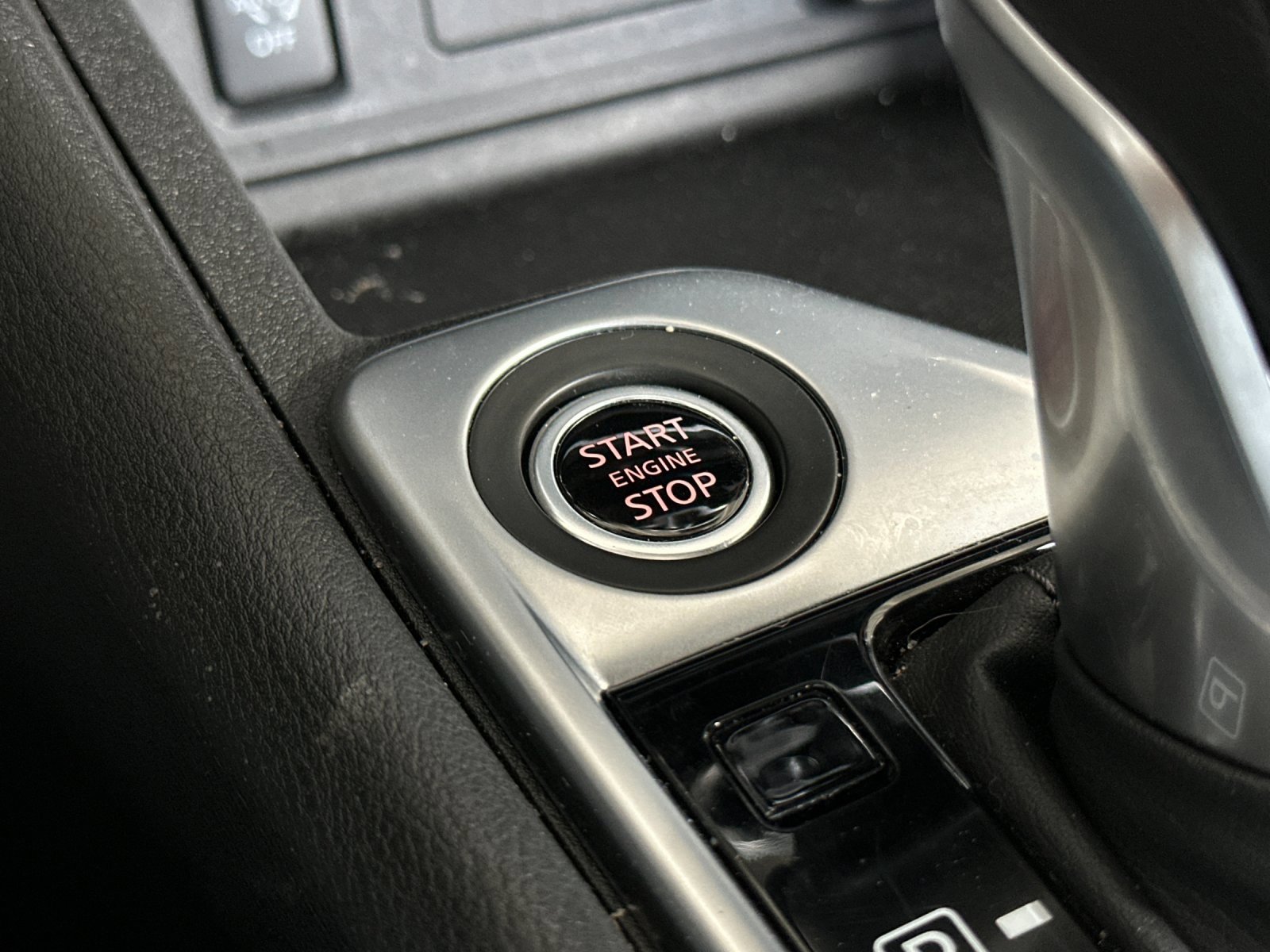 Used 2025 Nissan Sentra SV image 19