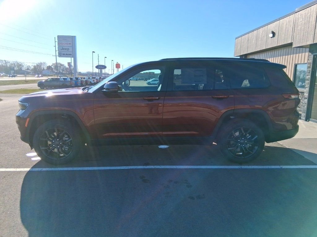 New 2025 Jeep Grand Cherokee L Limited w/ Trailer Tow Package image 5