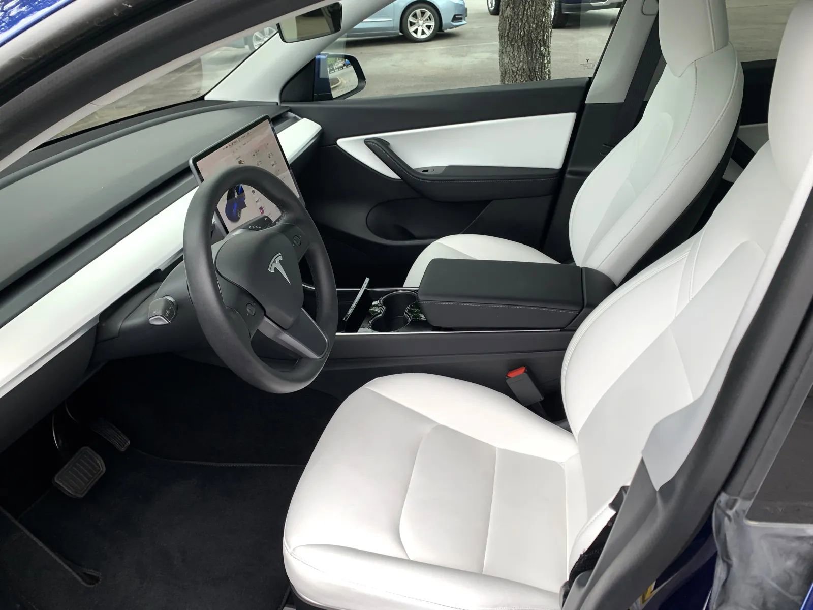 Used 2020 Tesla Model Y Long Range image 14