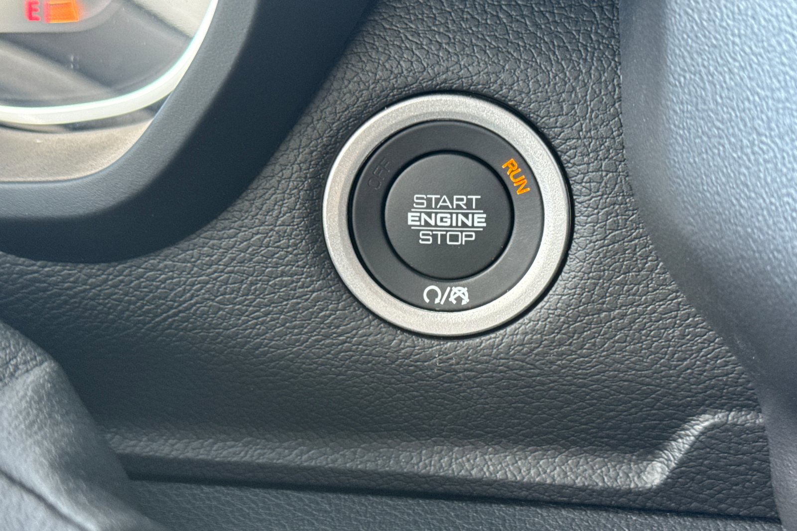 New 2026 RAM 2500 Laramie AWD/4WD image 21