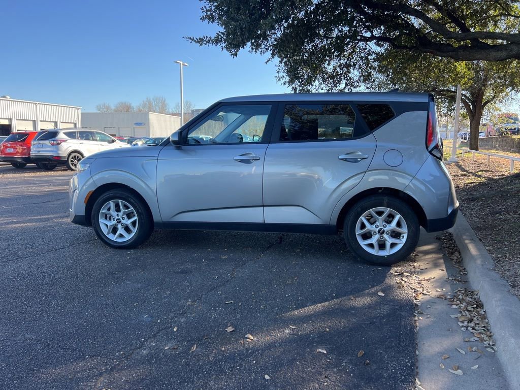 Used 2024 Kia Soul LX w/ Option Group 015 image 4