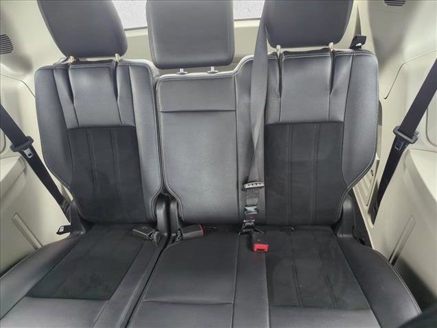 Used 2018 Dodge Grand Caravan SXT image 14