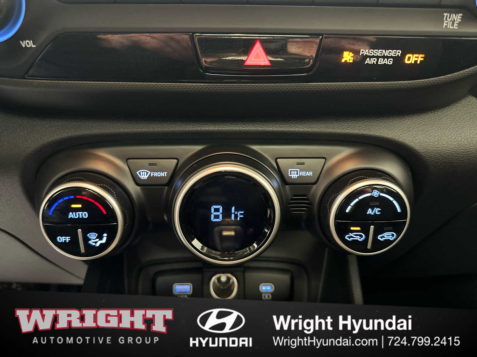 Certified 2025 Hyundai Venue SEL image 28