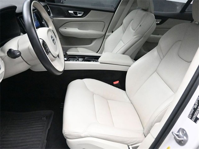 Used 2024 Volvo S60 B5 Plus w/ Climate Package image 18