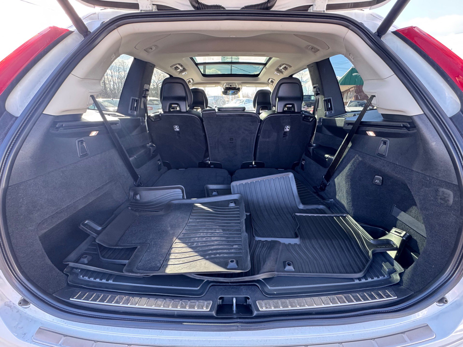 Used 2020 Volvo XC90 T6 Momentum AWD/4WD image 13