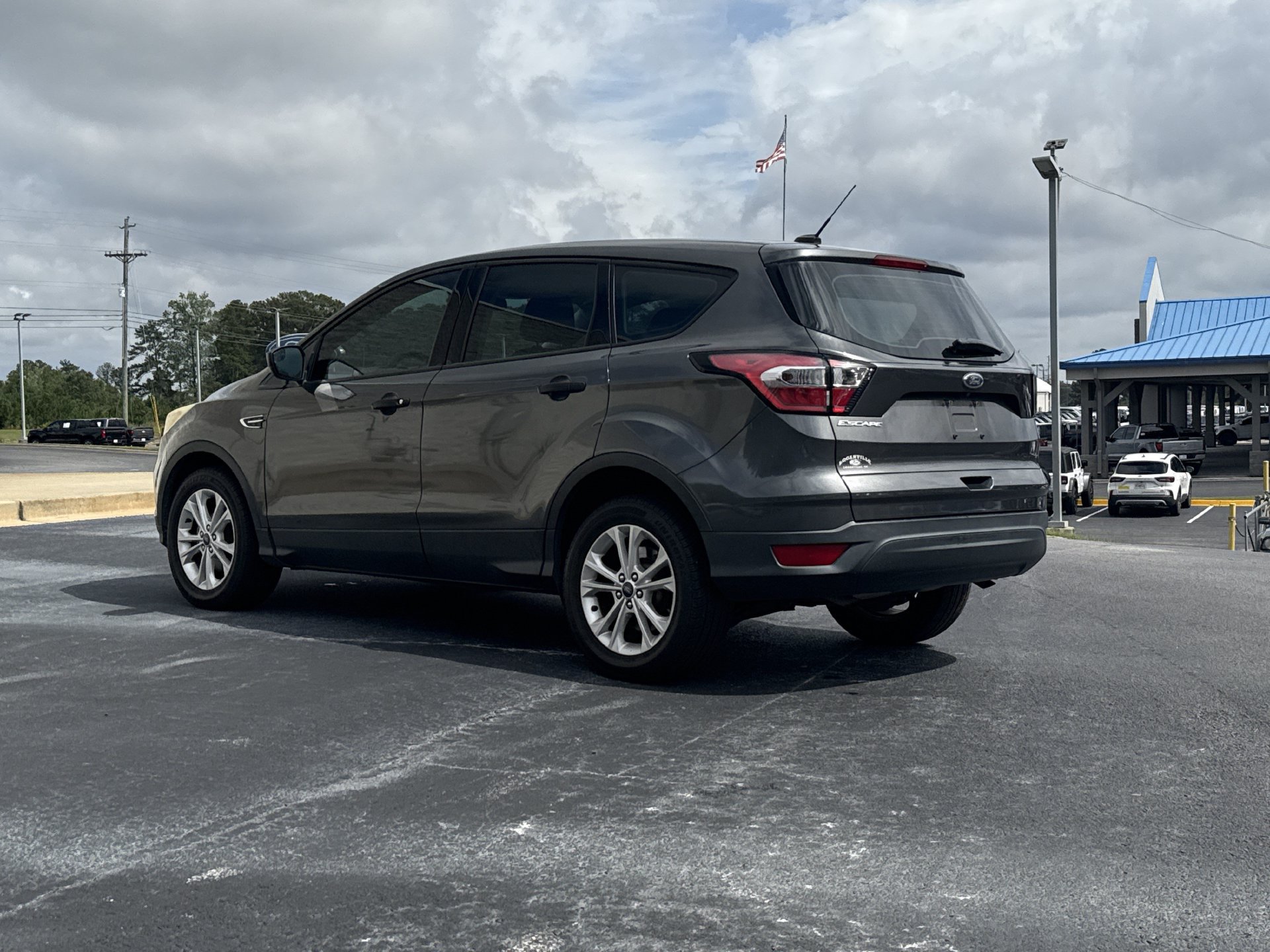 Used 2017 Ford Escape S FWD image 22