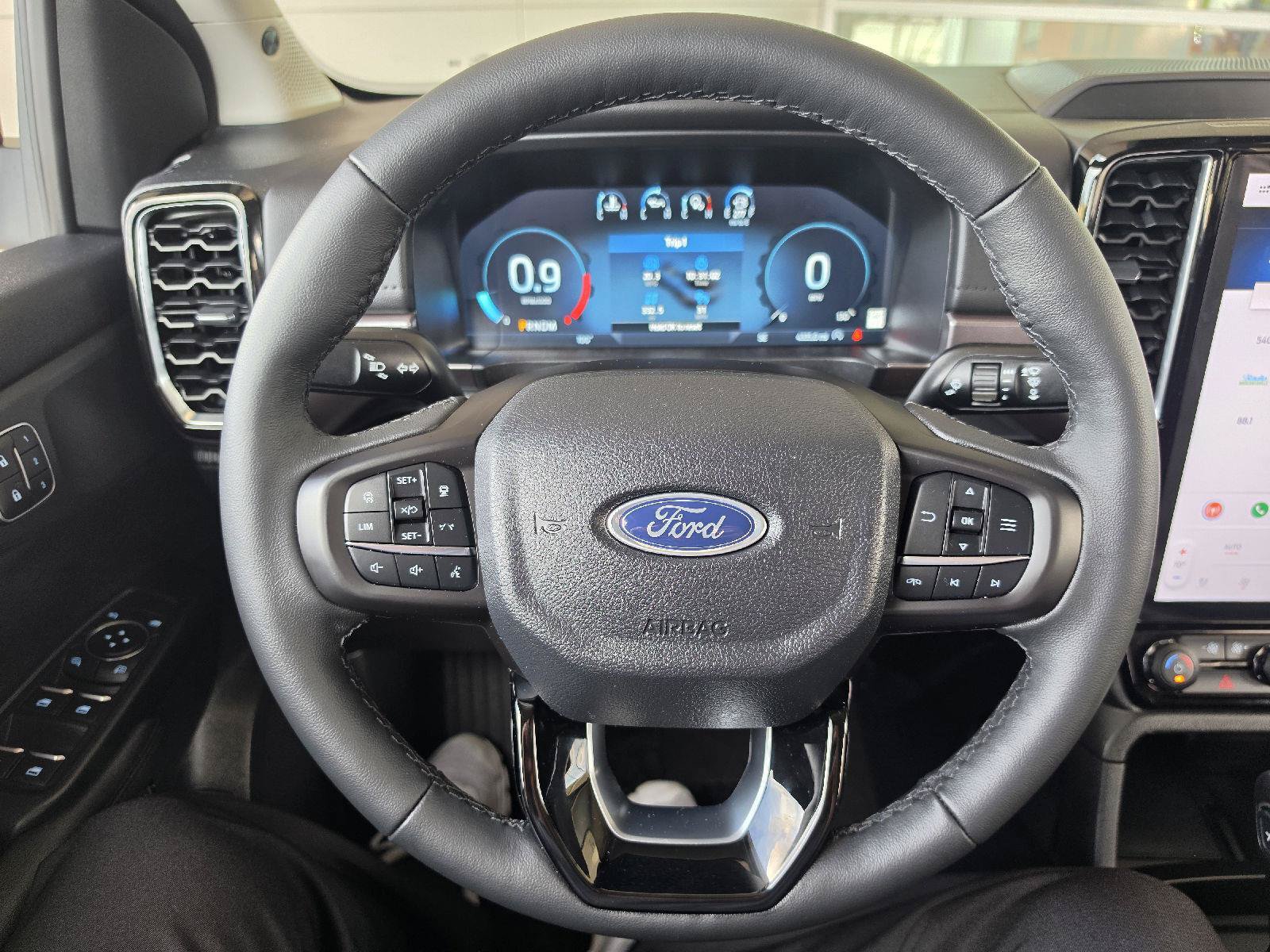 Used 2025 Ford Ranger Lariat w/ FX4 Off-Road Package AWD/4WD image 12