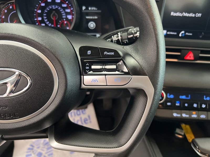 Used 2023 Hyundai Elantra SEL w/ Preferred Accessory Package image 23