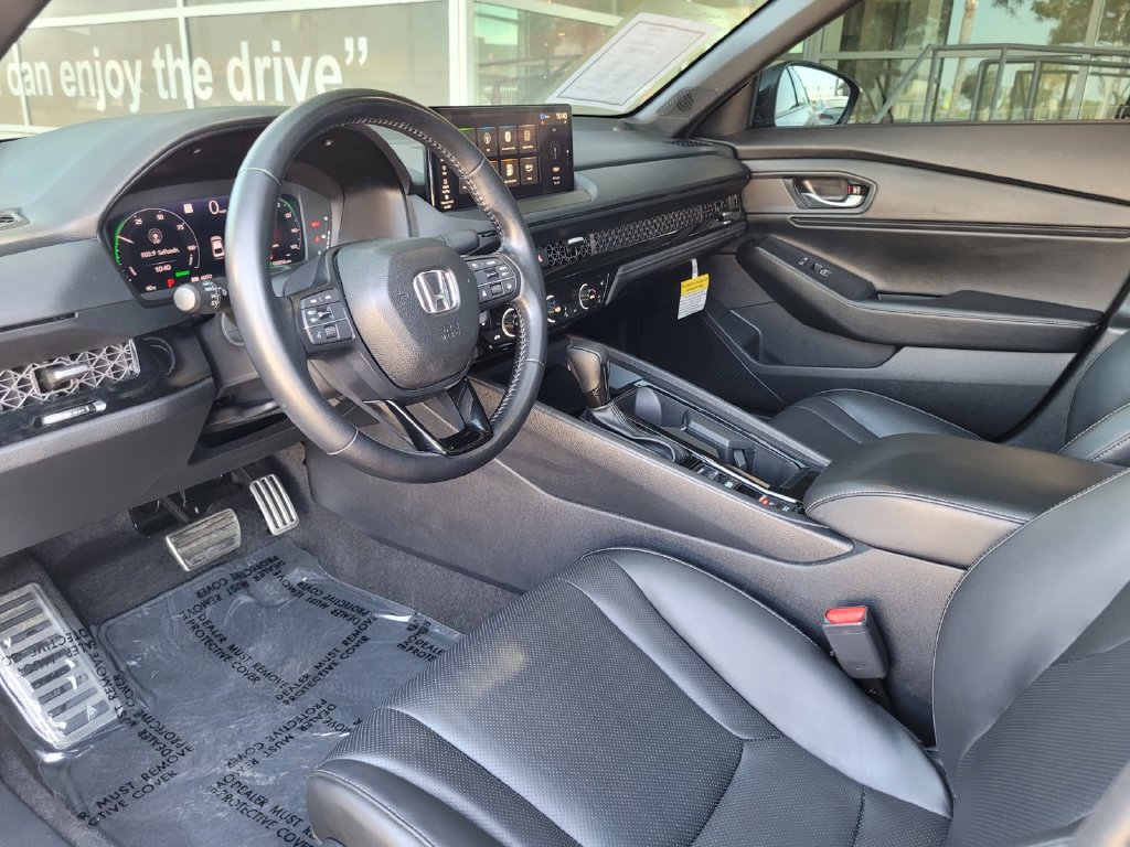 Used 2025 Honda Accord Sport image 11
