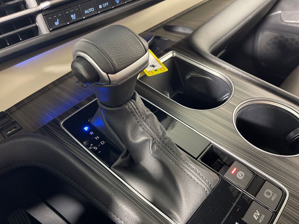 Certified 2023 Toyota Sienna Platinum image 22