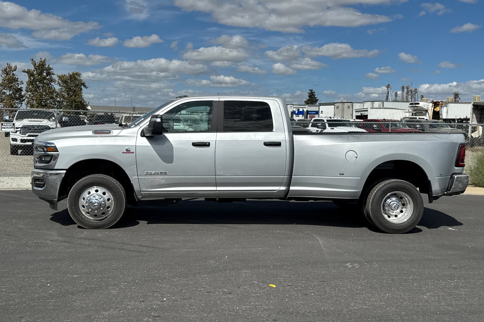New 2027 RAM 3500 Big Horn AWD/4WD image 6