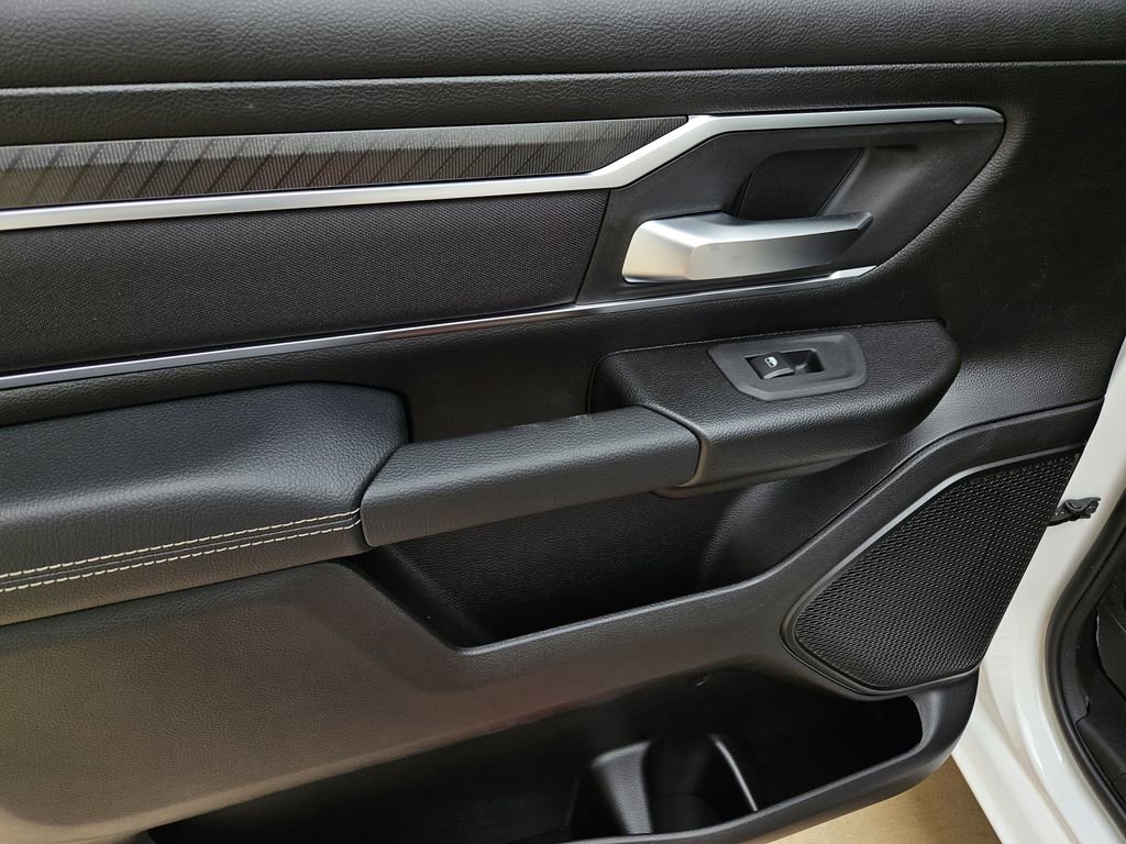 New 2026 RAM 1500 4x4 Crew Cab image 12