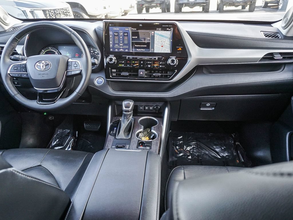 Used 2021 Toyota Highlander Platinum AWD/4WD image 15