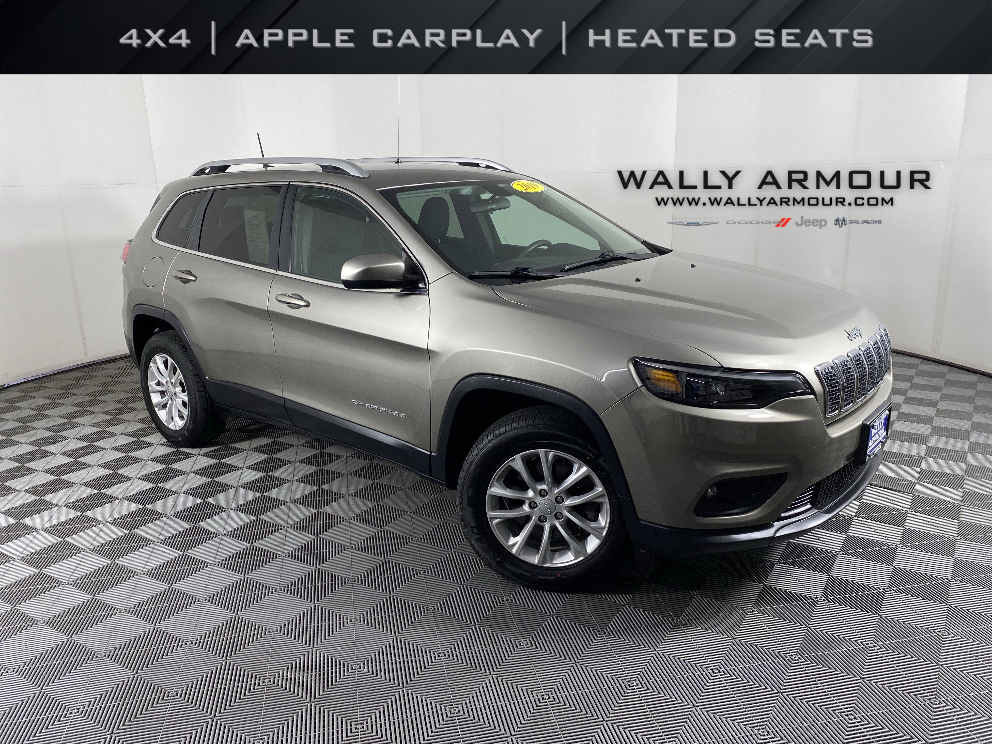 Used 2019 Jeep Cherokee Latitude w/ Popular Appearance Group AWD/4WD image 1