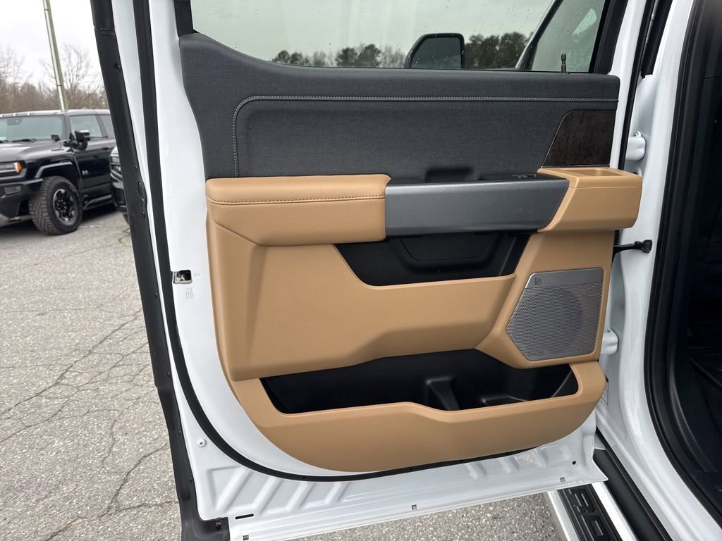 Used 2023 Ford F250 Lariat w/ Chrome Package image 30