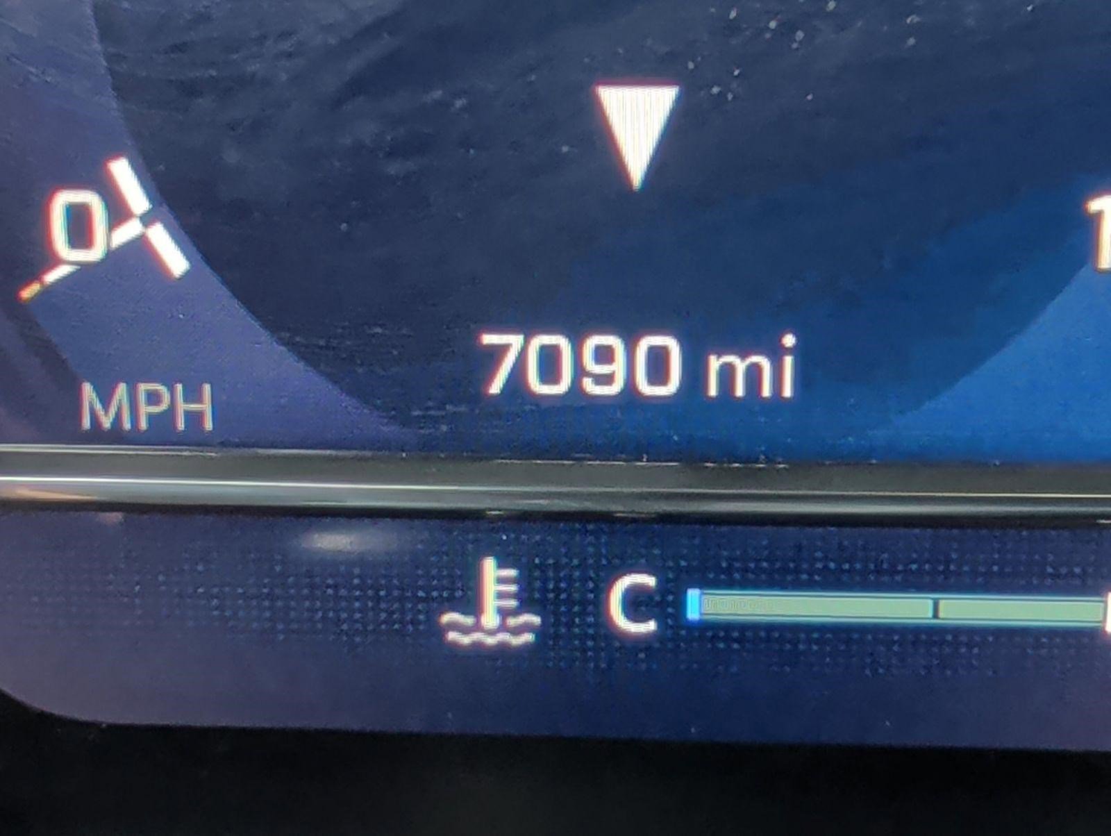 Used 2025 Chevrolet Silverado 2500 ZR2 w/ Technology Package image 15