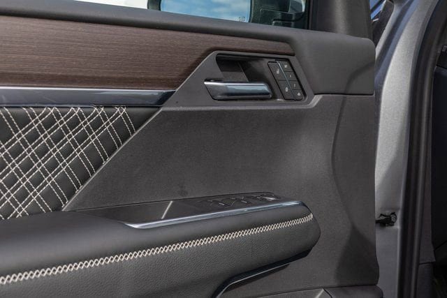 Used 2025 GMC Acadia Denali w/ LPO, Floor Liner Package image 17
