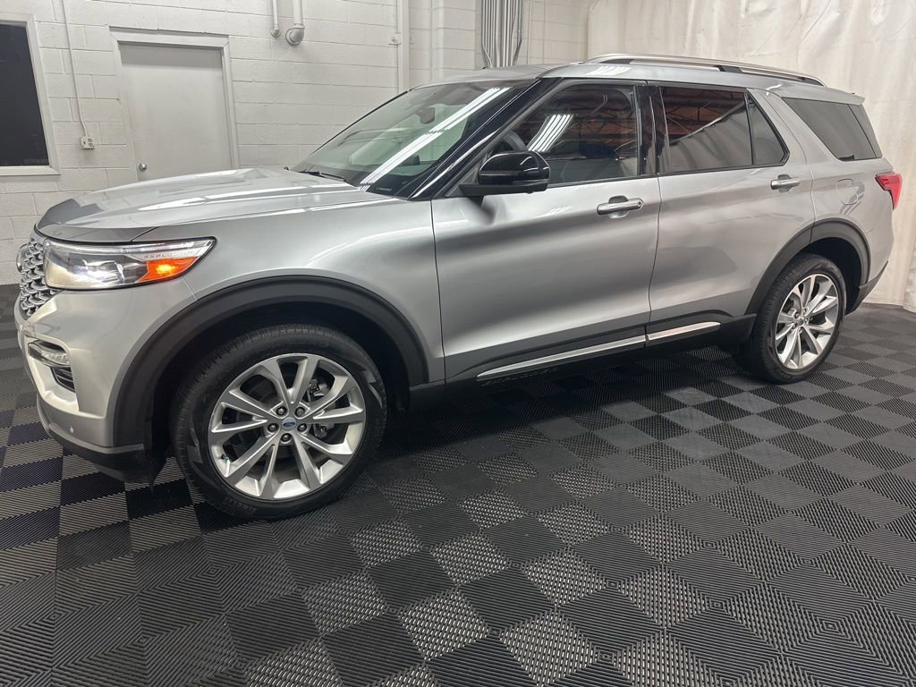 Used 2022 Ford Explorer Platinum w/ Equipment Group 601A AWD/4WD image 5