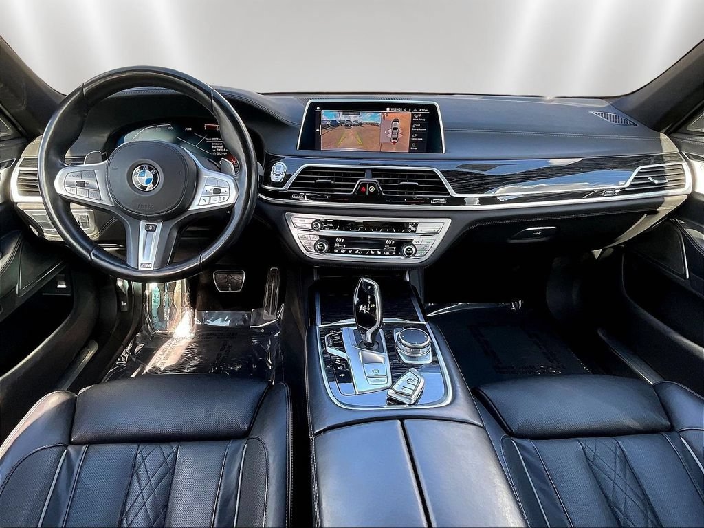 Used 2022 BMW 750Li xDrive AWD/4WD image 7