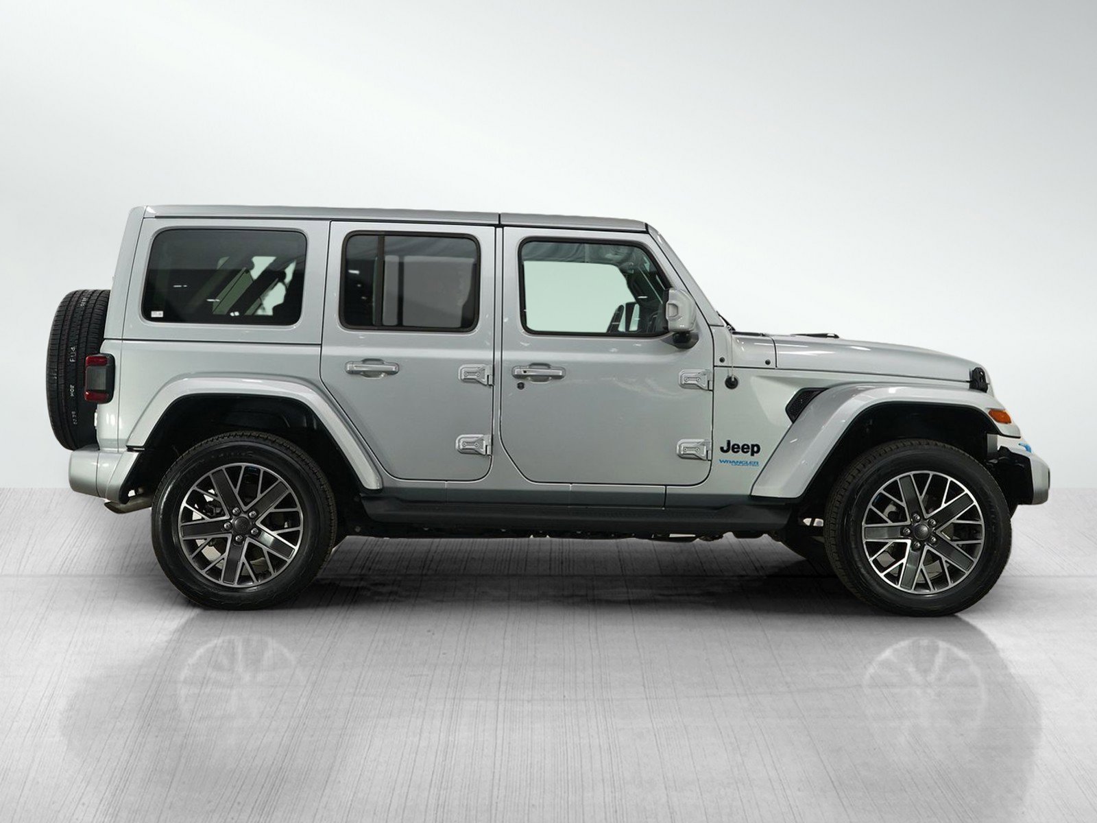 Used 2022 Jeep Wrangler Unlimited Sahara image 6