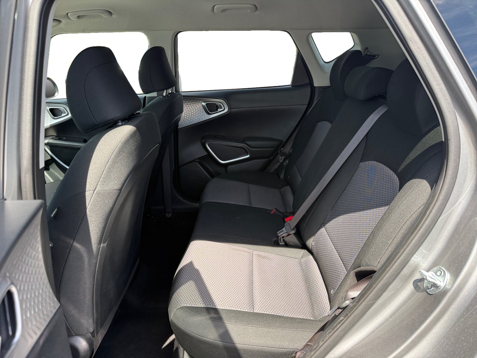 Used 2024 Kia Soul LX w/ Option Group 015 FWD image 16