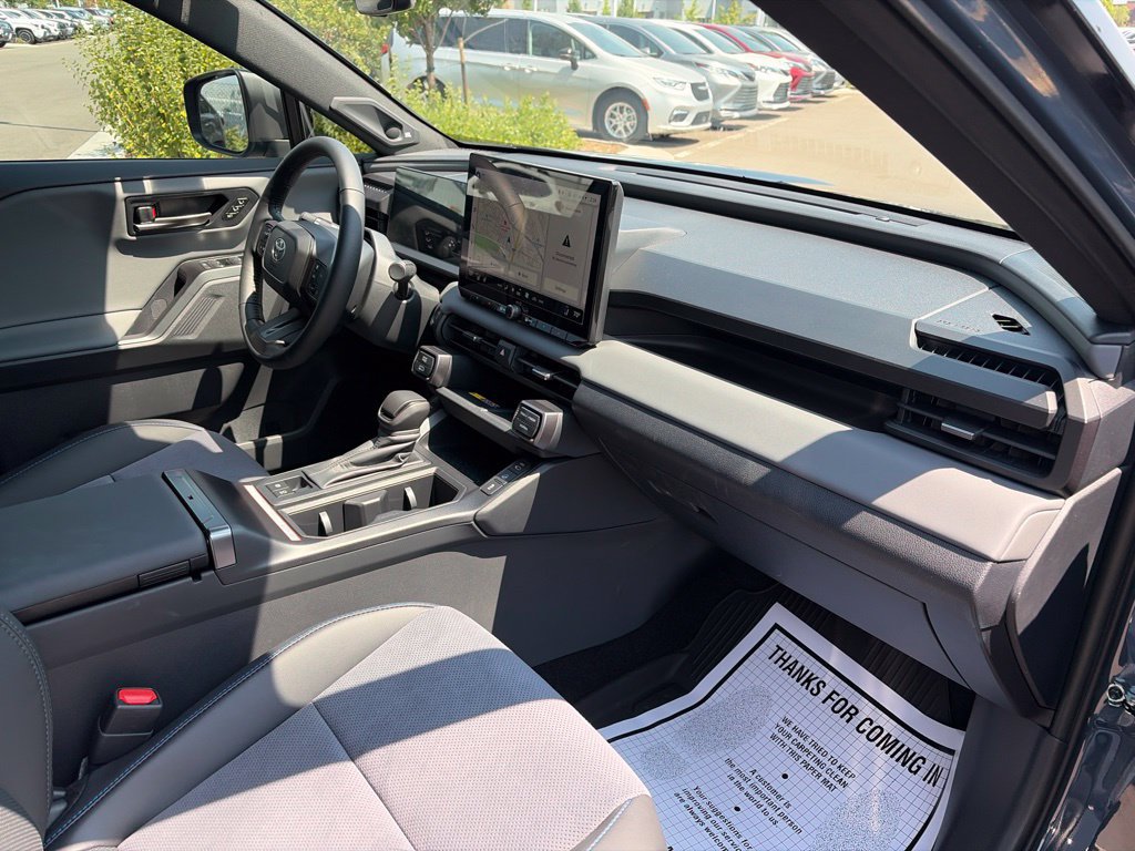 Used 2026 Toyota RAV4 XSE AWD/4WD image 13