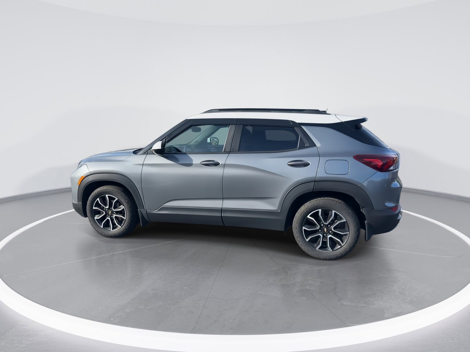 Used 2022 Chevrolet TrailBlazer ACTIV w/ Sun and Liftgate Package image 6