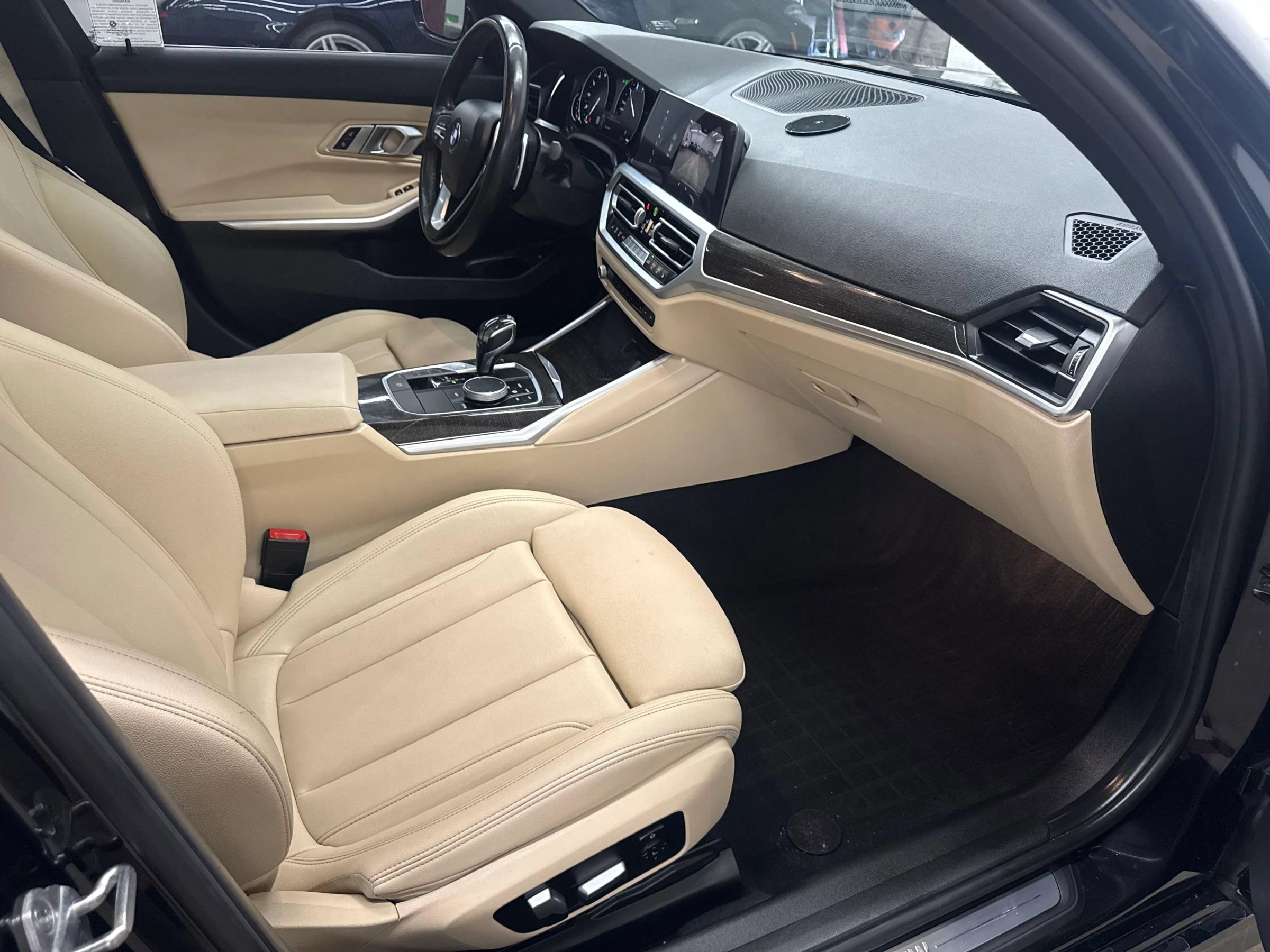 Used 2020 BMW 330i Sedan w/ Convenience Package RWD image 27