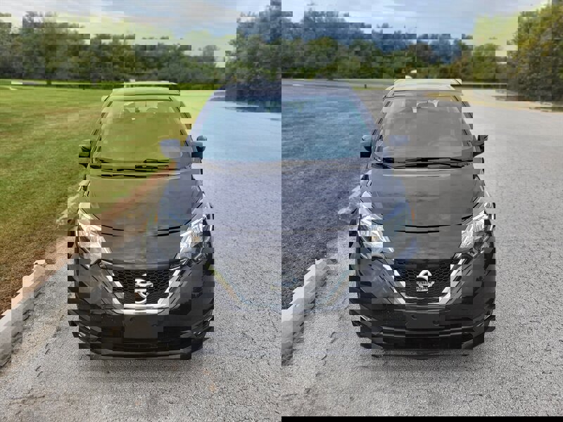 Used 2017 Nissan Versa Note SR image 3