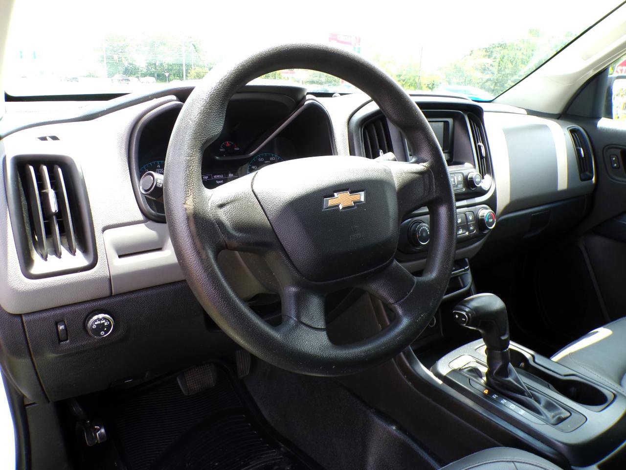 Used 2015 Chevrolet Colorado W/T RWD image 27