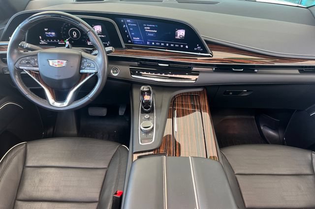 Used 2023 Cadillac Escalade Premium Luxury AWD/4WD image 16