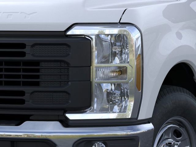 New 2026 Ford F250 XL w/ XL Chrome Package image 35